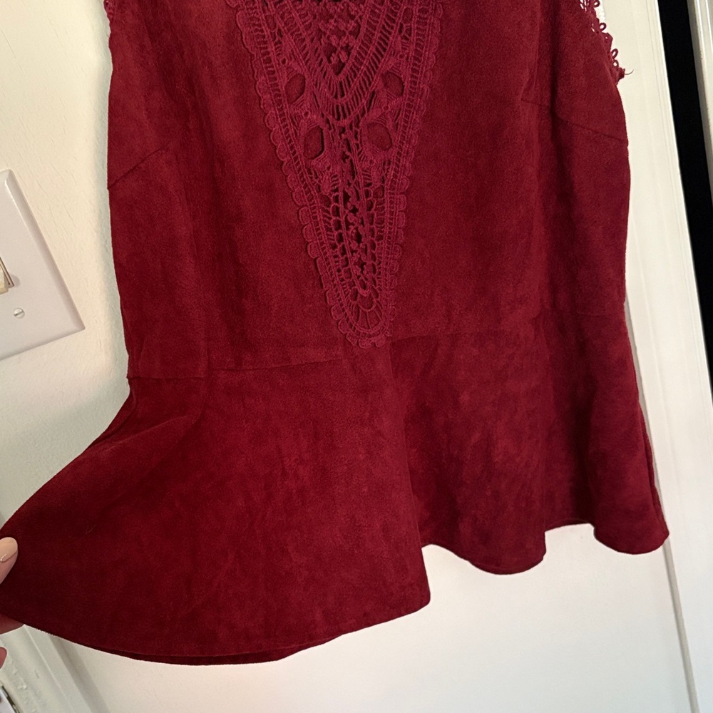 Suede Sleeveless Peplum - Picture 3 of 3